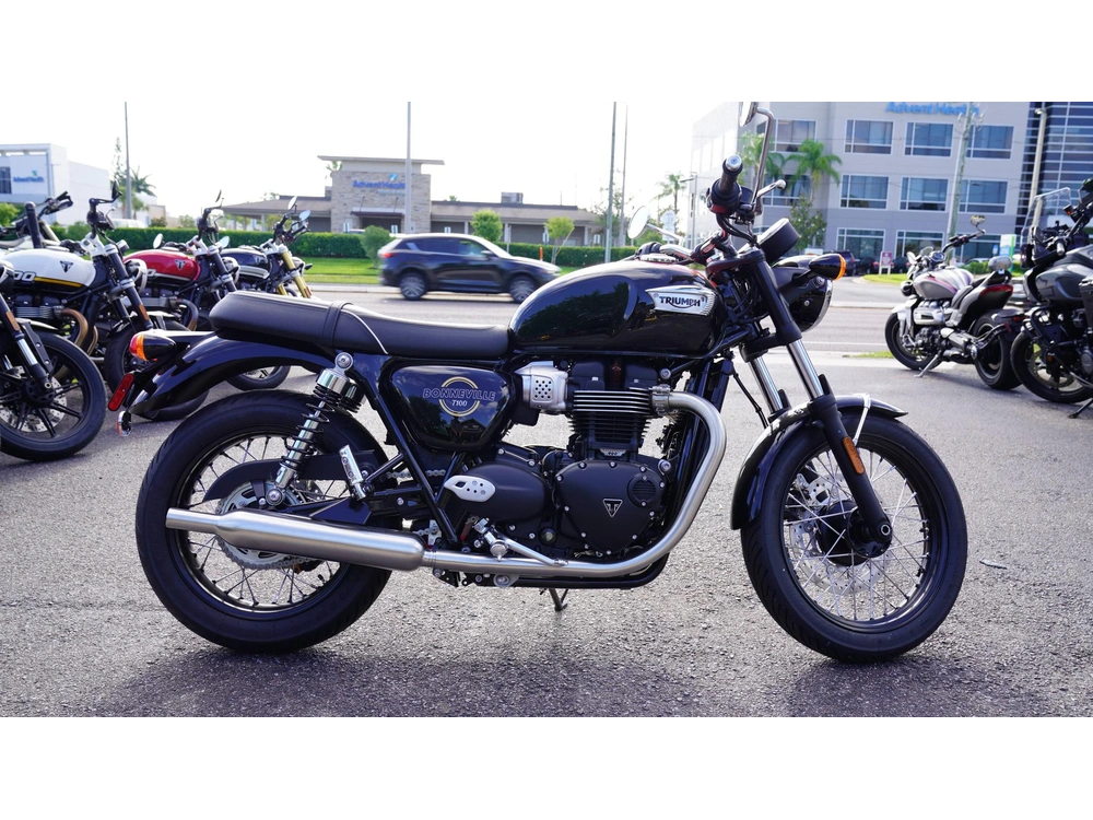 2026 Triumph Bonneville T100 alt