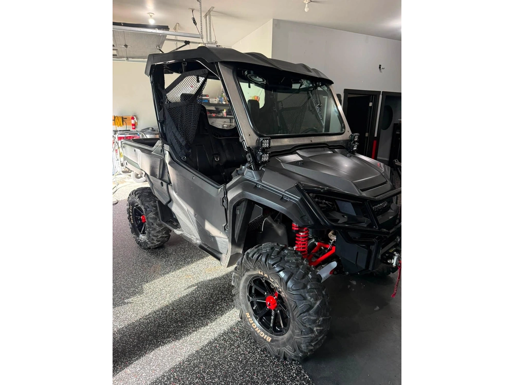 Honda Pioneer 1000-3 2017 alt