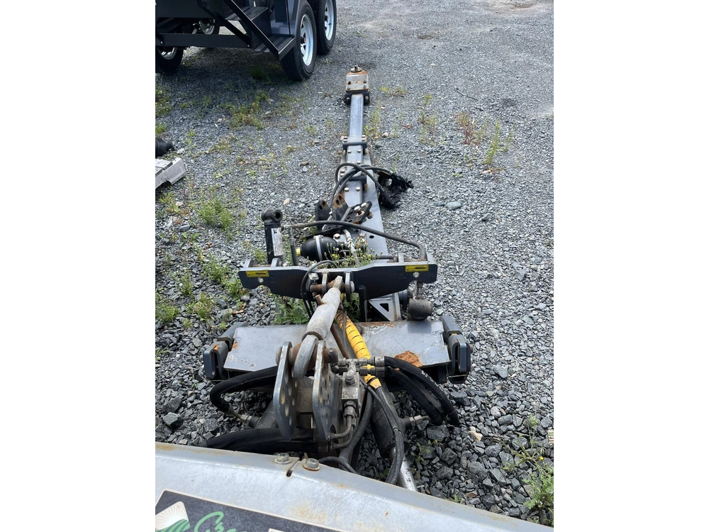 2022 John Deere 4066r alt