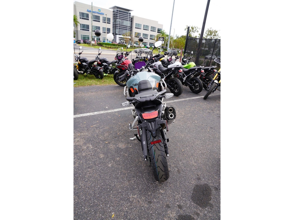 2026 Triumph Tiger 900 Desert Edition alt