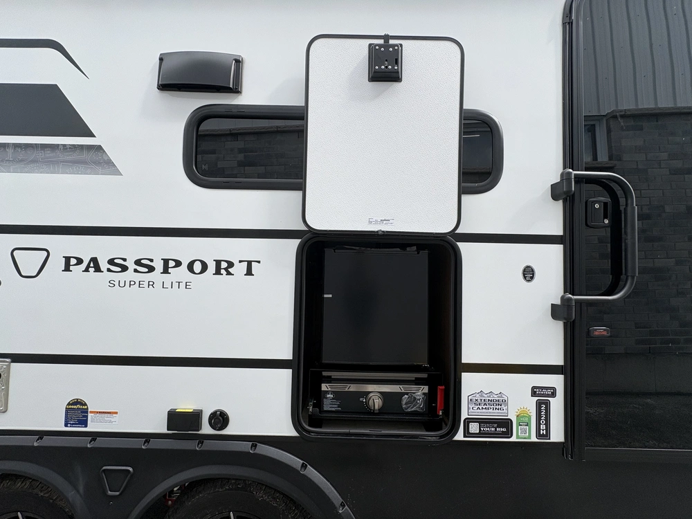 Passport 2220bh 2027 alt