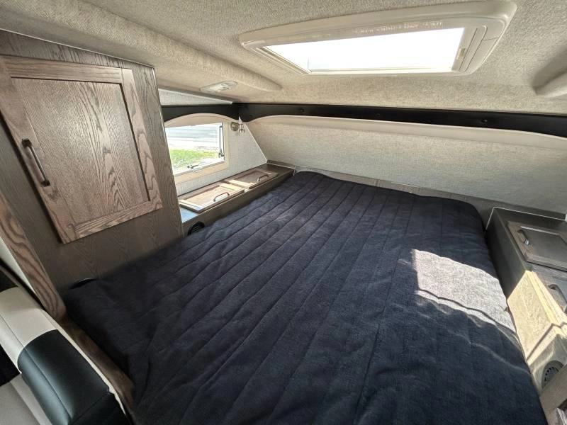 2027 Northern Lite 10.2 Le Db