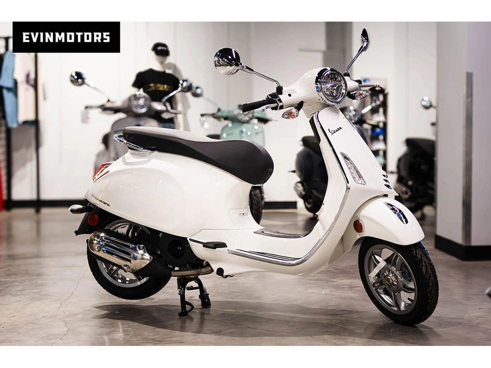 2025 Vespa Primavera 150