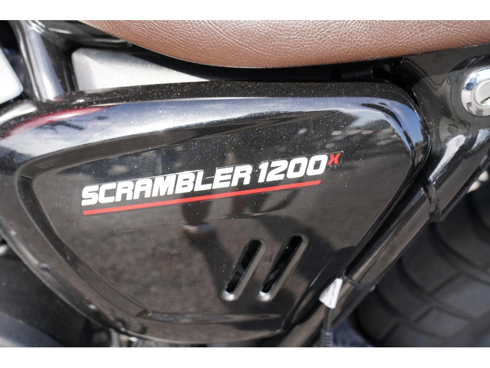 2025 Triumph Scrambler 1200 X alt