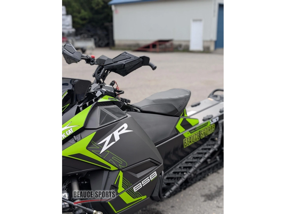 Arctic Cat Zr 858 137 Atac Es Cn Grn Démo | Suspension Ajustable | 🧭 Garmin G8 – Navigation Intégrée Fox Qs3 🧭 | 2026 alt