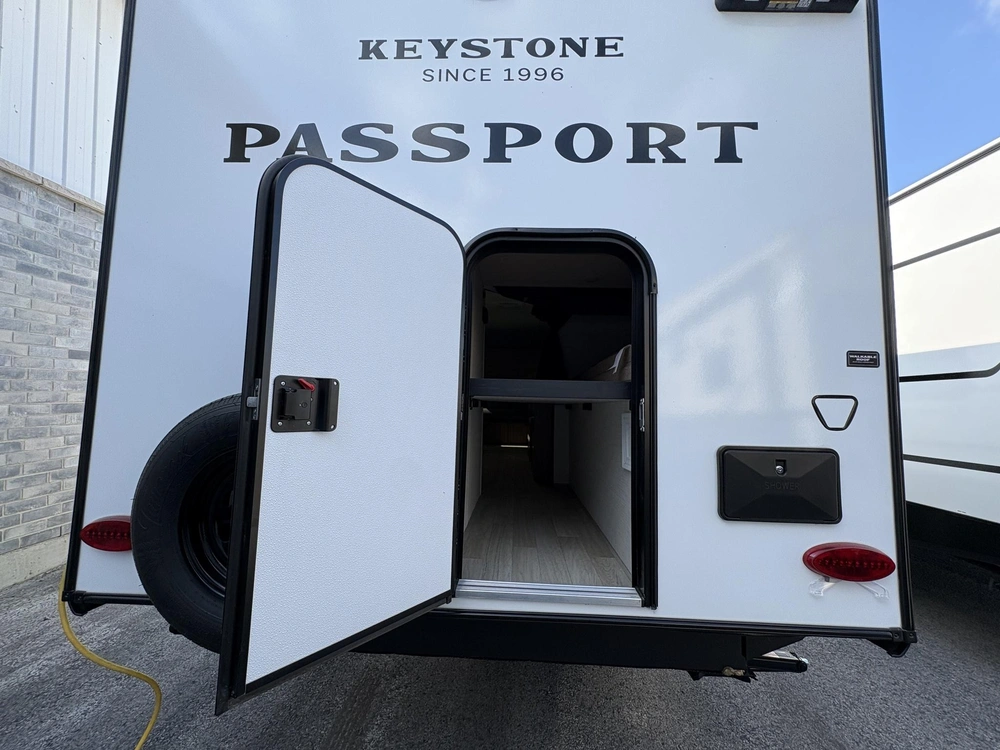 Passport 214bh 2027 alt