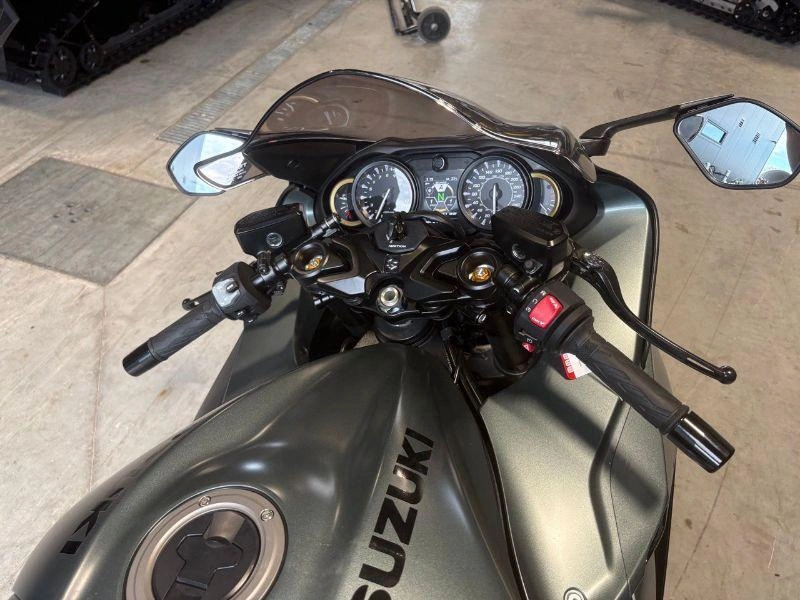 Suzuki Hayabusa 2025 alt