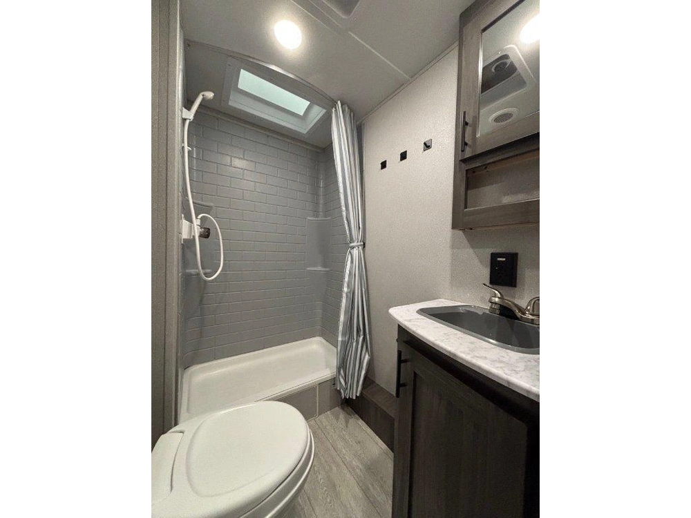 Shasta Revere 25rs 2021