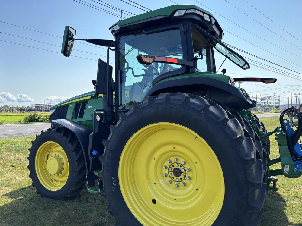 2023 John Deere 7r 210