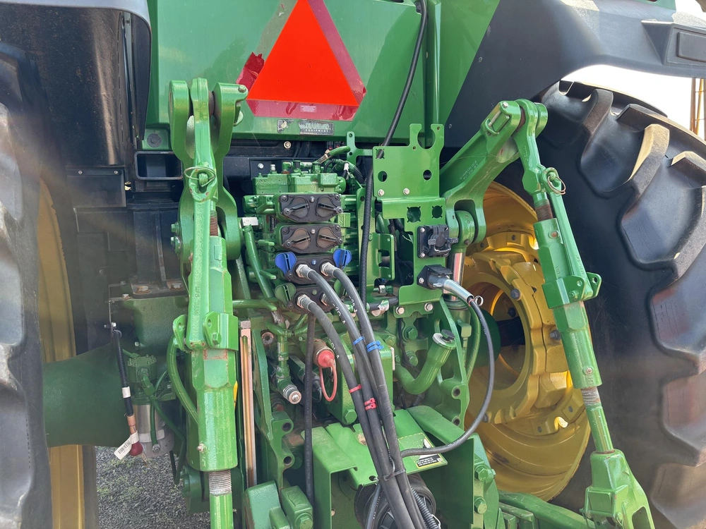 2023 John Deere 7r 210