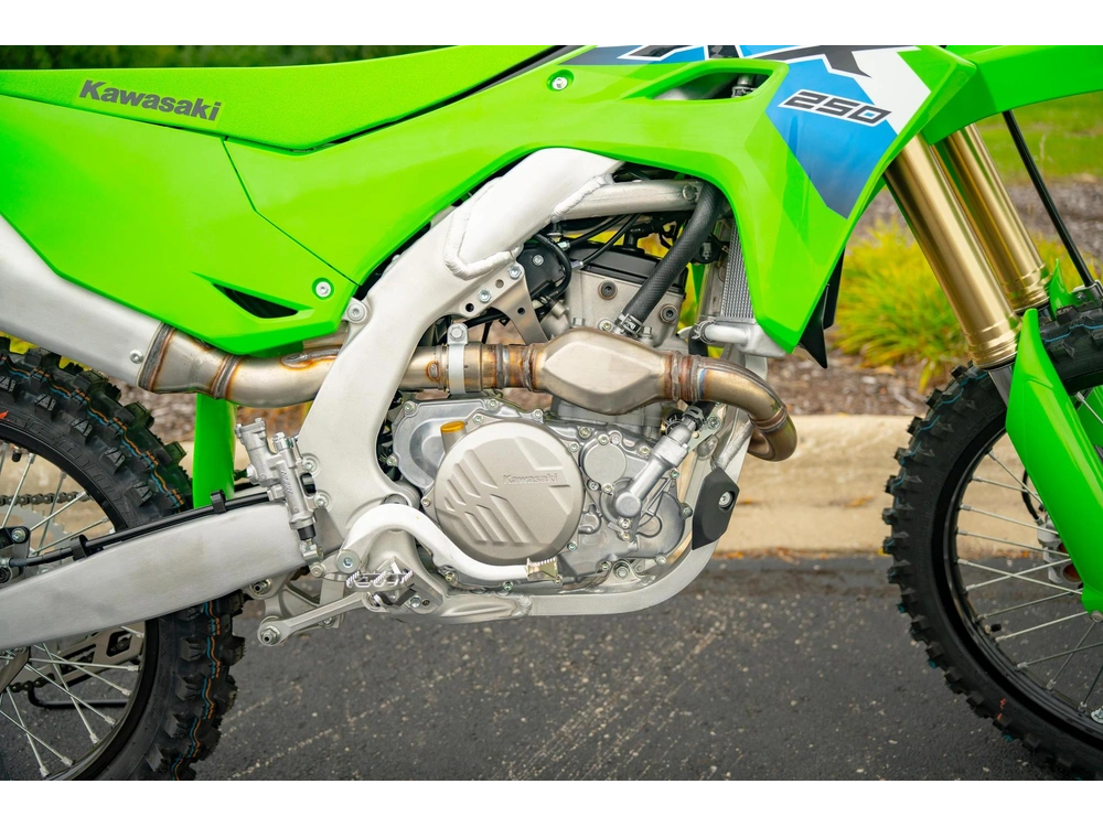 2026 Kawasaki Kx™250 alt