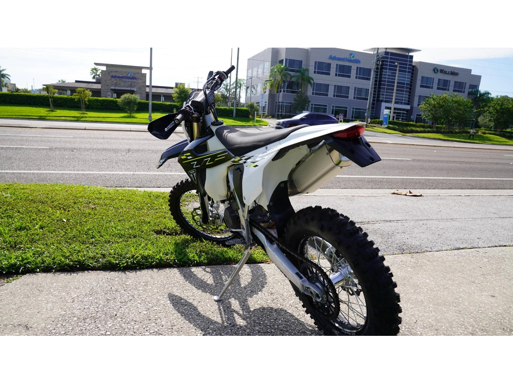 2026 Triumph Tf250-e alt