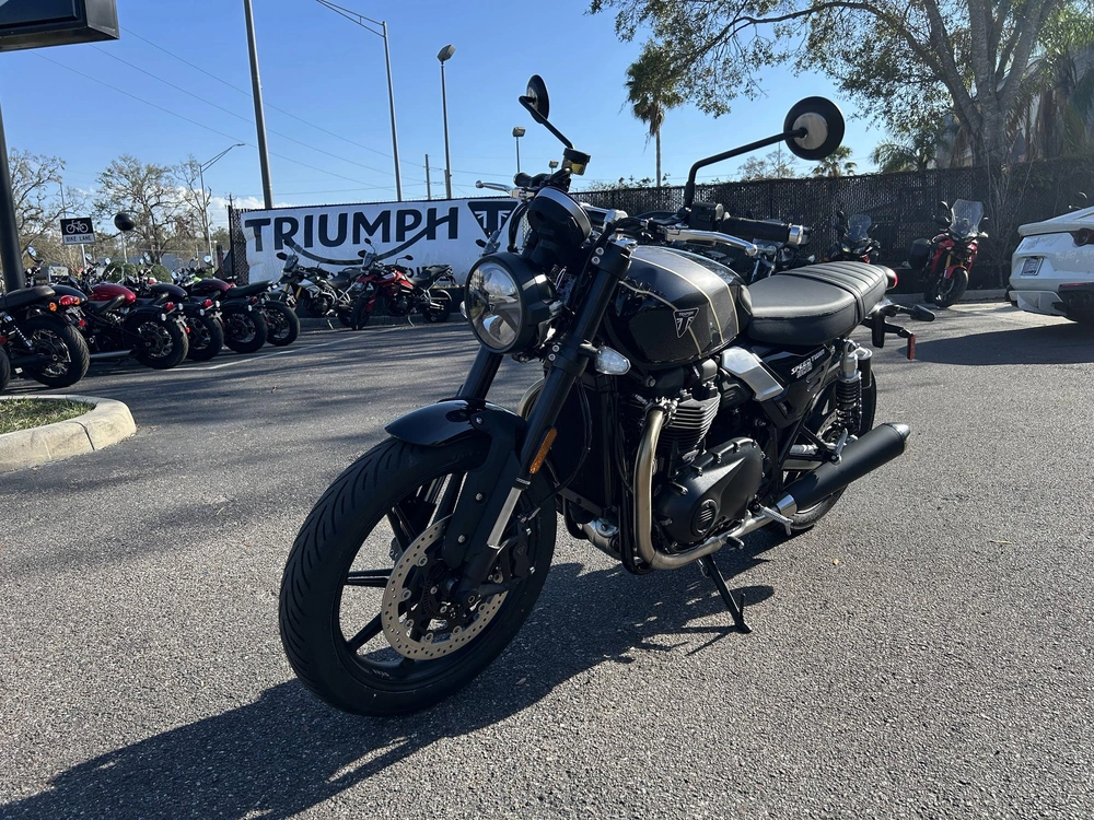 2025 Triumph Speed Twin 900 alt