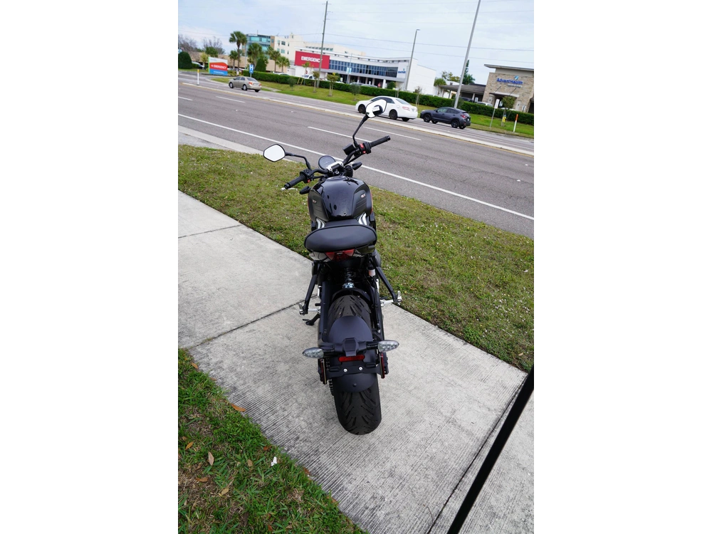 2025 Triumph Trident 660 alt
