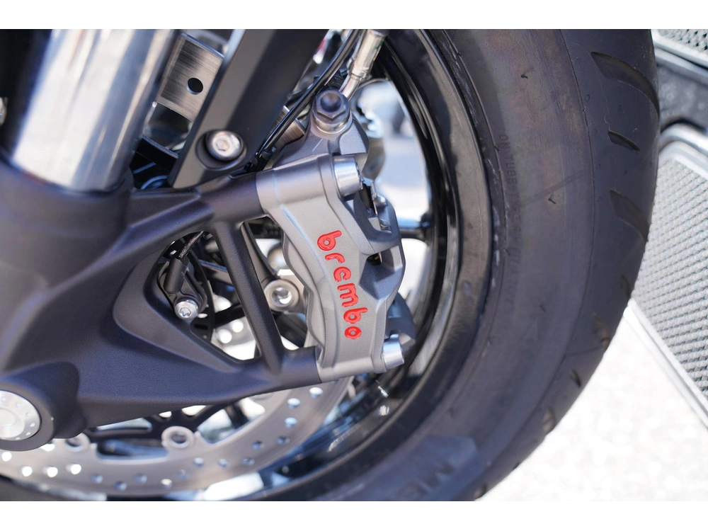 2026 Triumph Rocket 3 Storm R alt