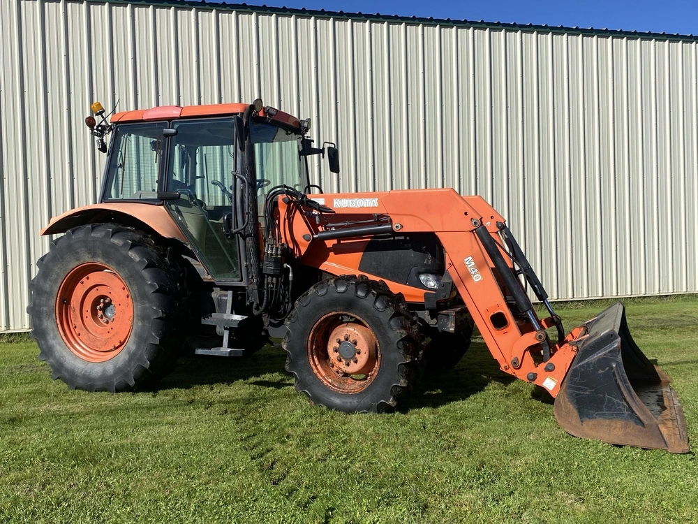 Kubota M110 2010