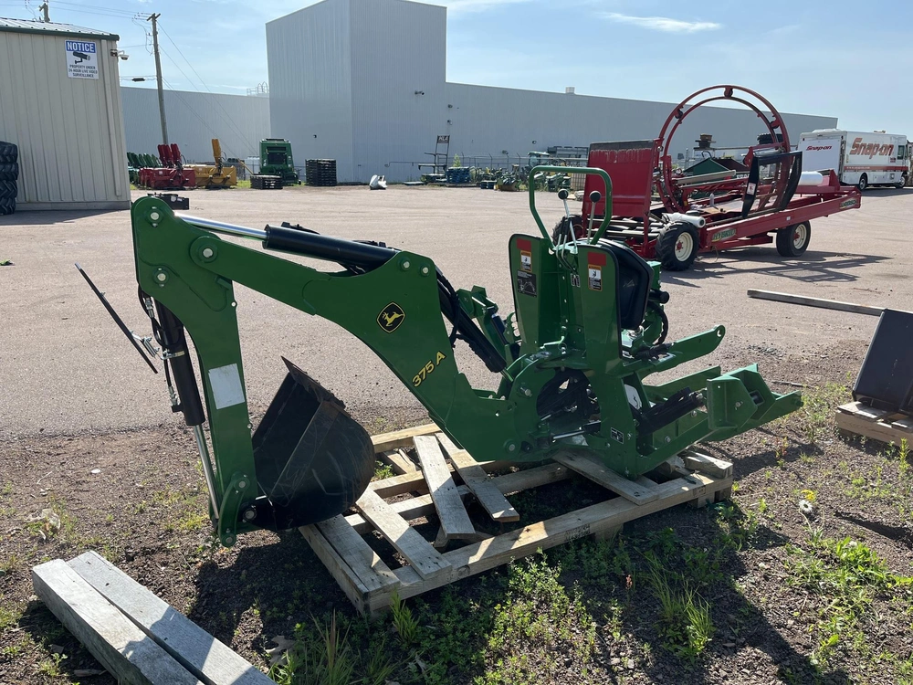 2023 John Deere 370b alt