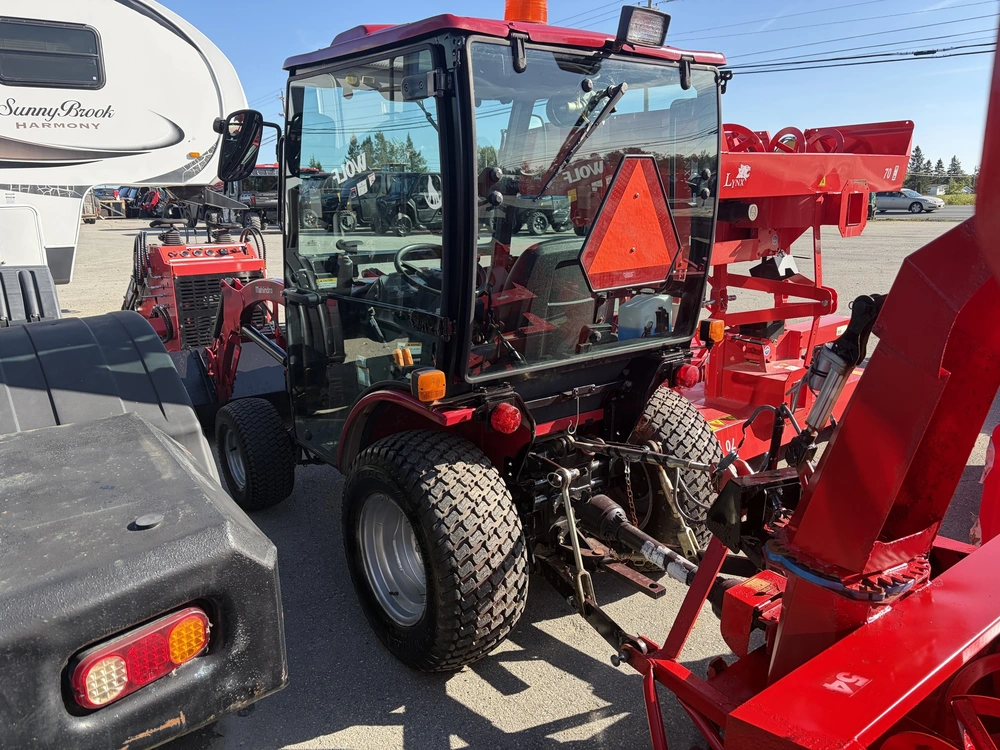 2017 Mahindra Emax 25 Hst alt