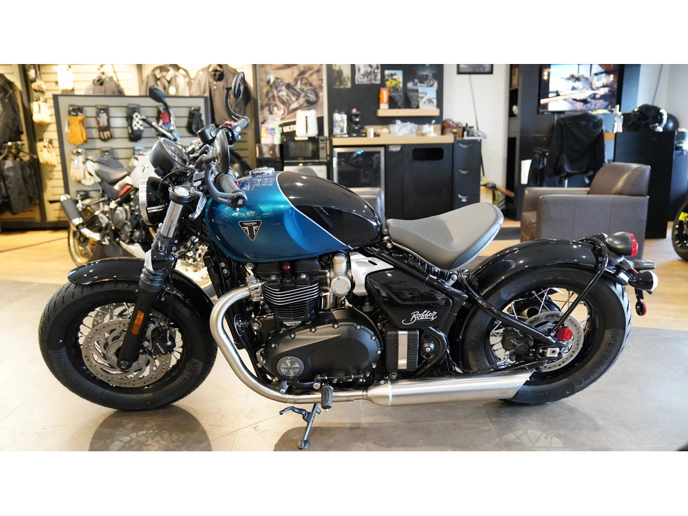 2026 Triumph Bonneville Bobber alt