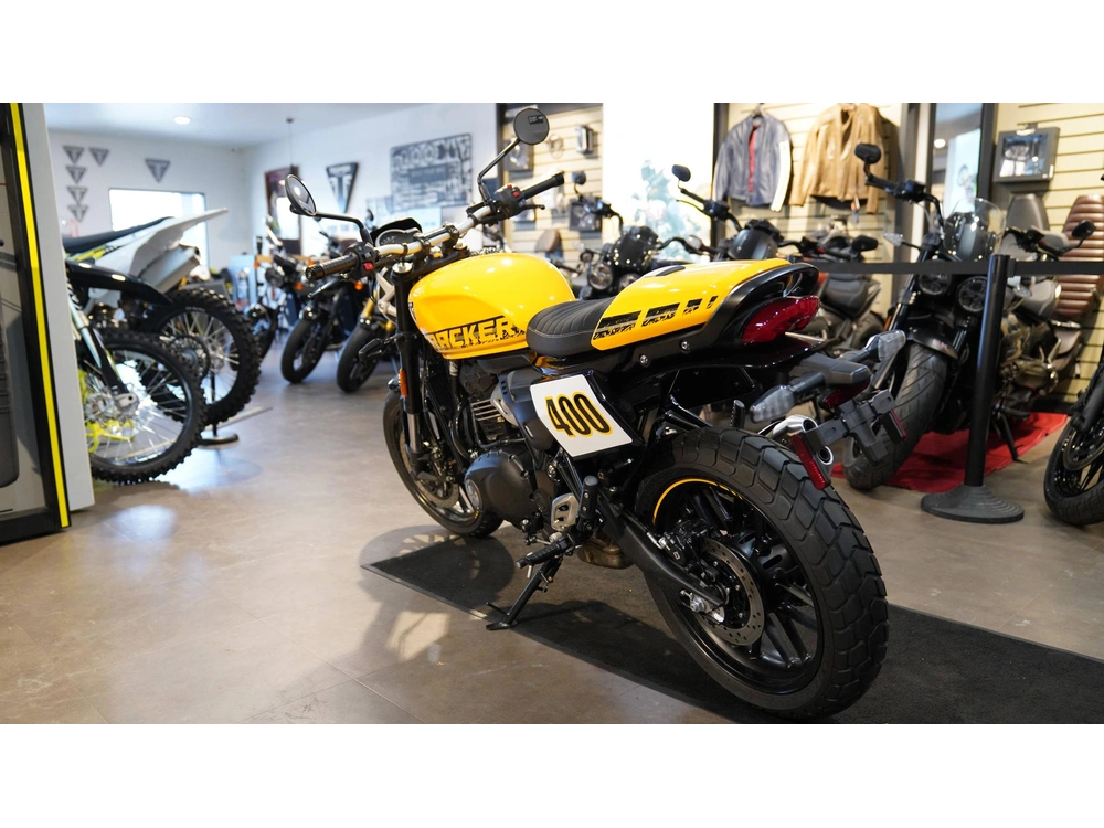 2027 Triumph Street Tracker 400 alt