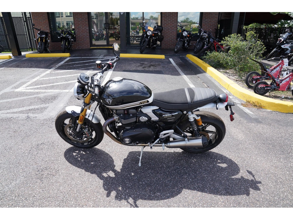 2025 Triumph Speed Twin 1200 Rs alt