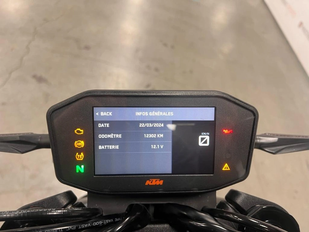 Ktm 890 Duke R 2021 alt