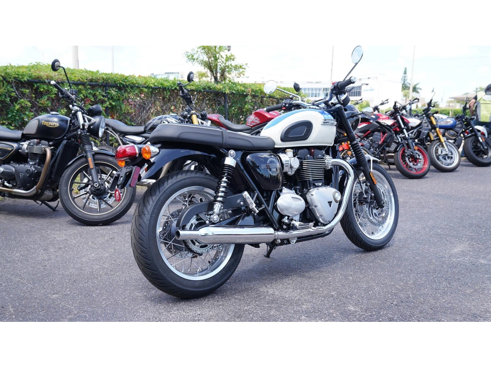 2026 Triumph Bonneville T120 alt