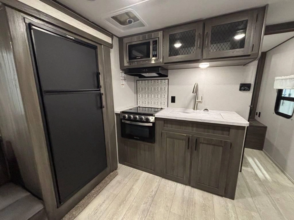 Shasta Revere 25rs 2021