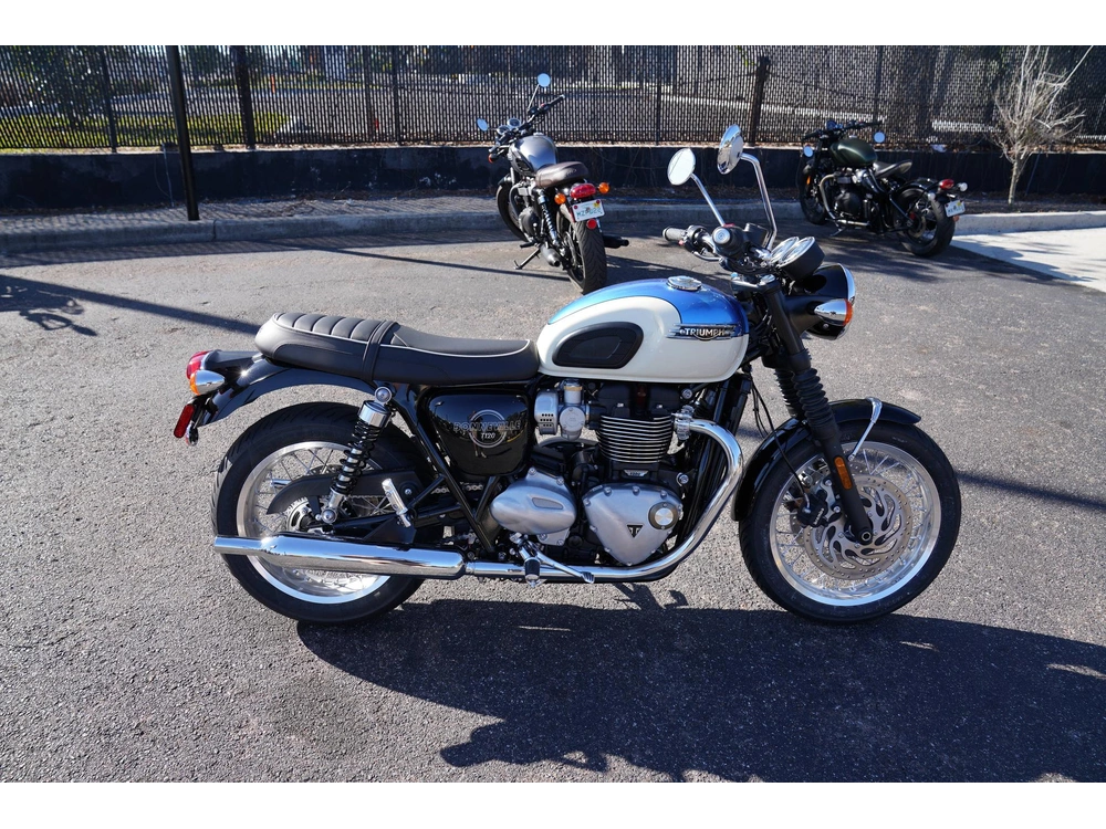 2026 Triumph Bonneville T120 Base alt
