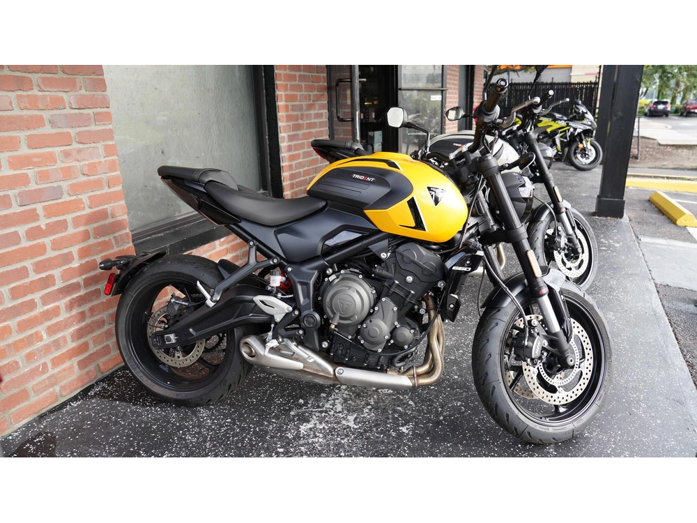 2026 Triumph Trident 660 alt