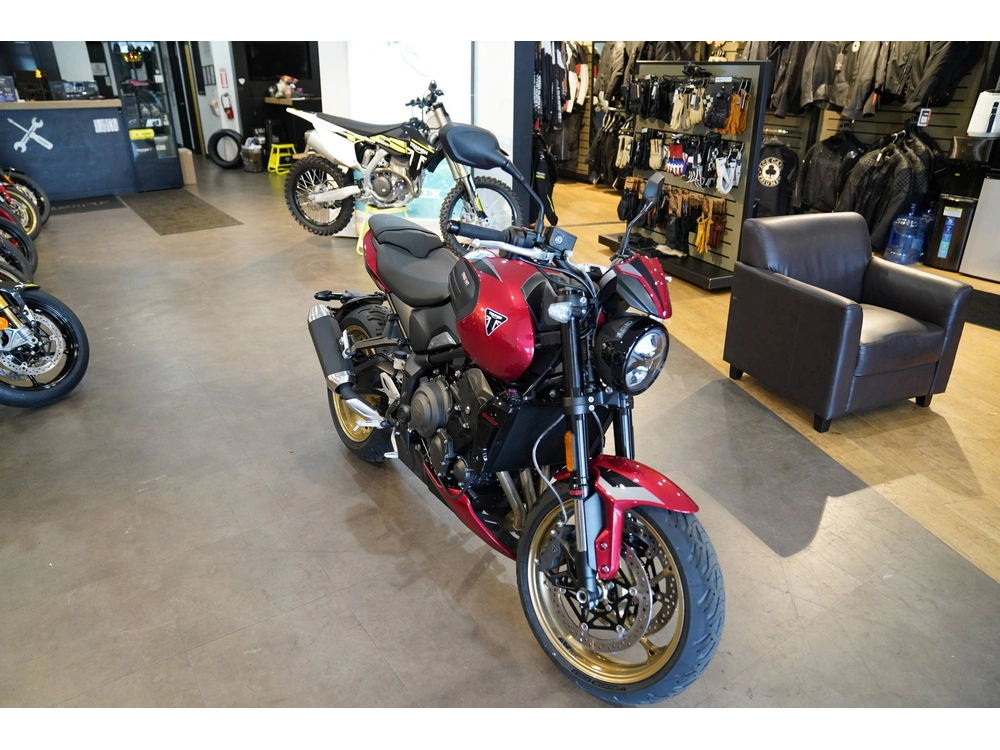 2026 Triumph Trident 800 alt