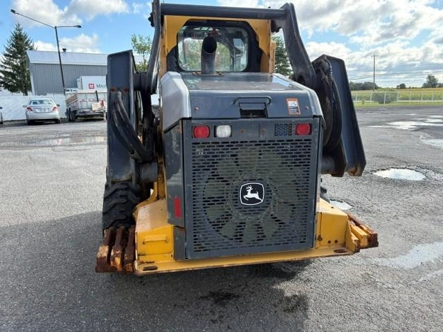 John Deer 330g 2018 alt