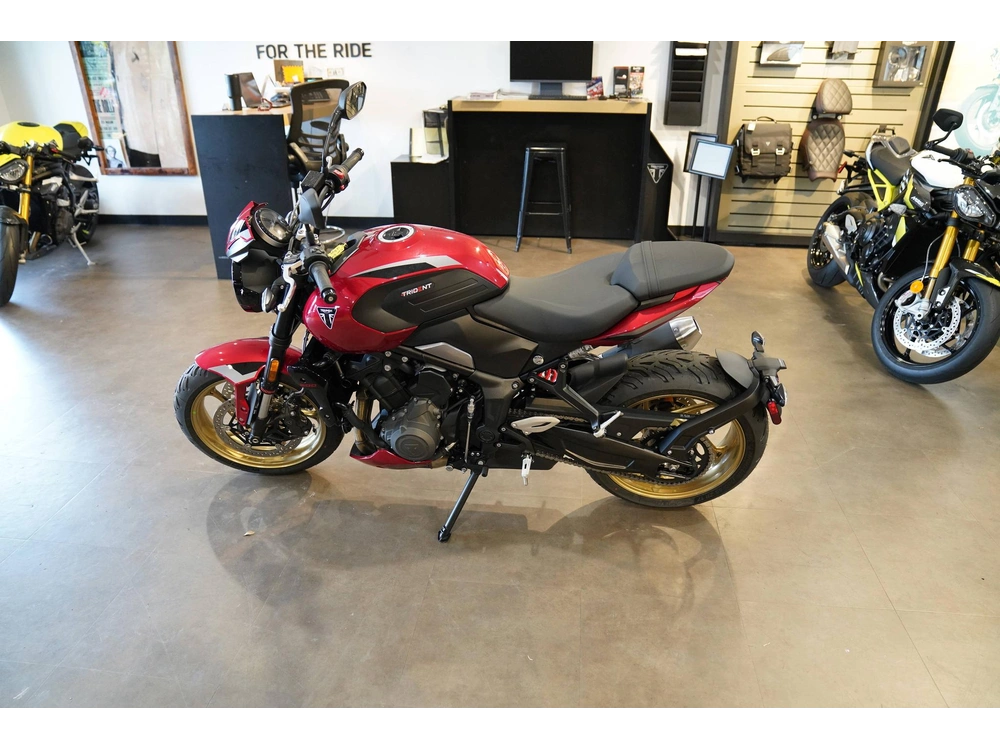 2026 Triumph Trident 800 alt