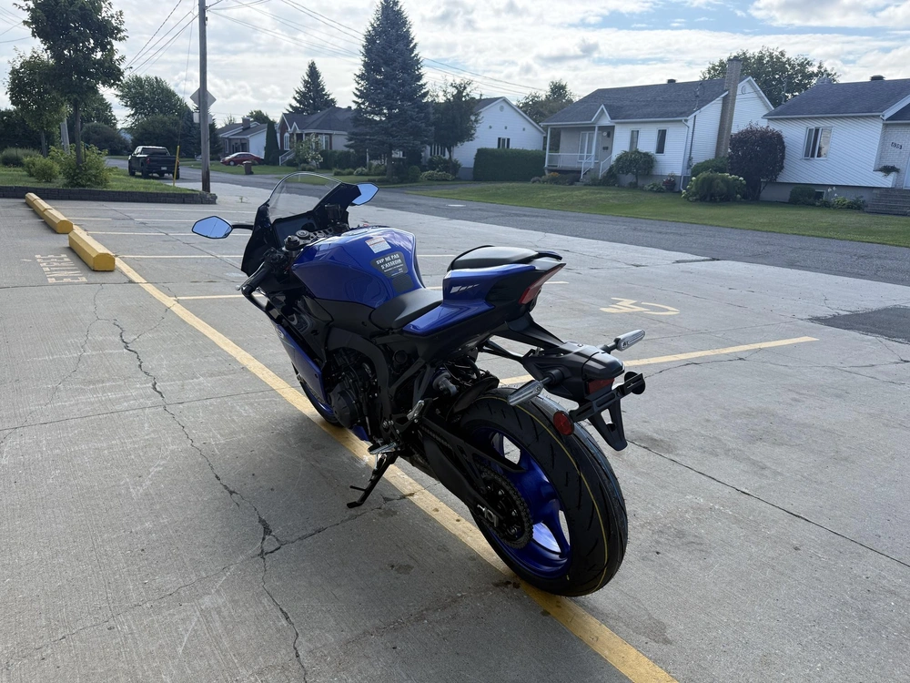 2027 Yamaha Yzf-r9 alt