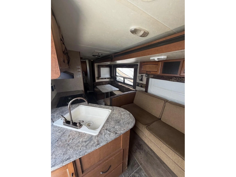 2013 Keystone Rv Springdale Summerland alt