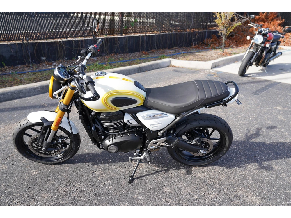 2025 Triumph Tt Custom Speed 400 alt