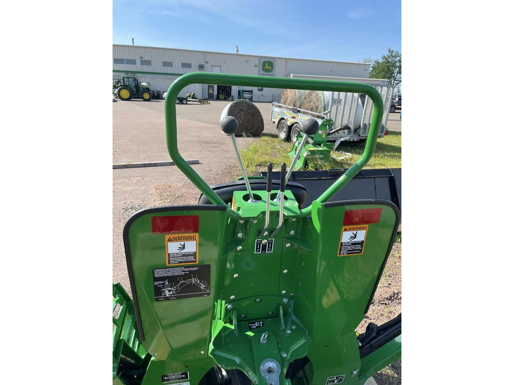 2023 John Deere 370b alt