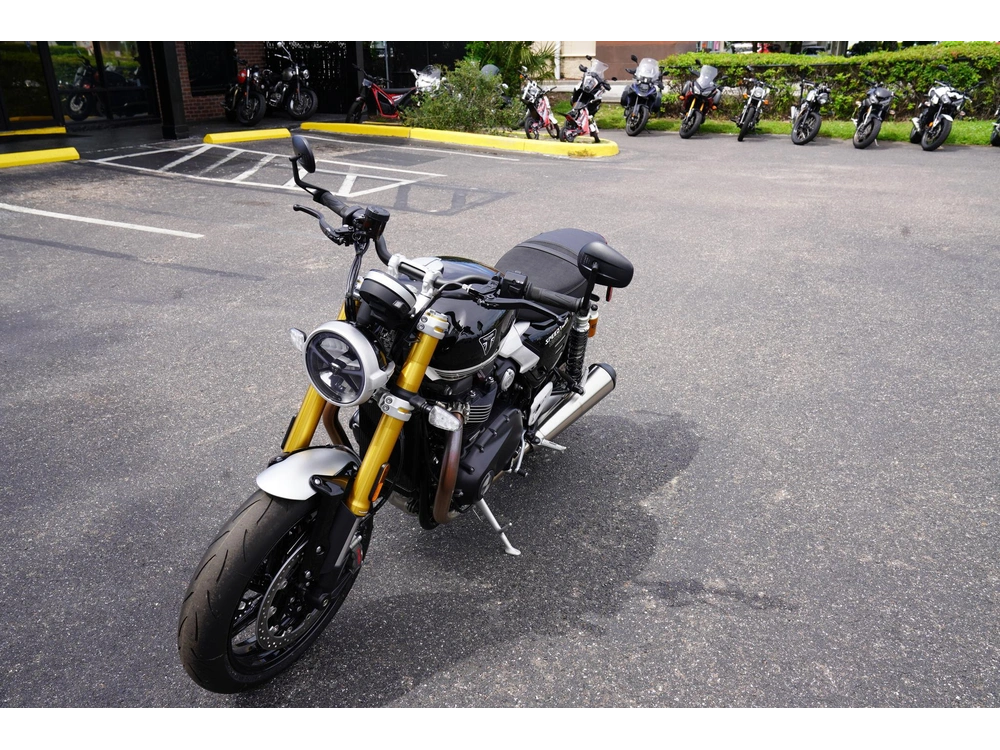 2025 Triumph Speed Twin 1200 alt