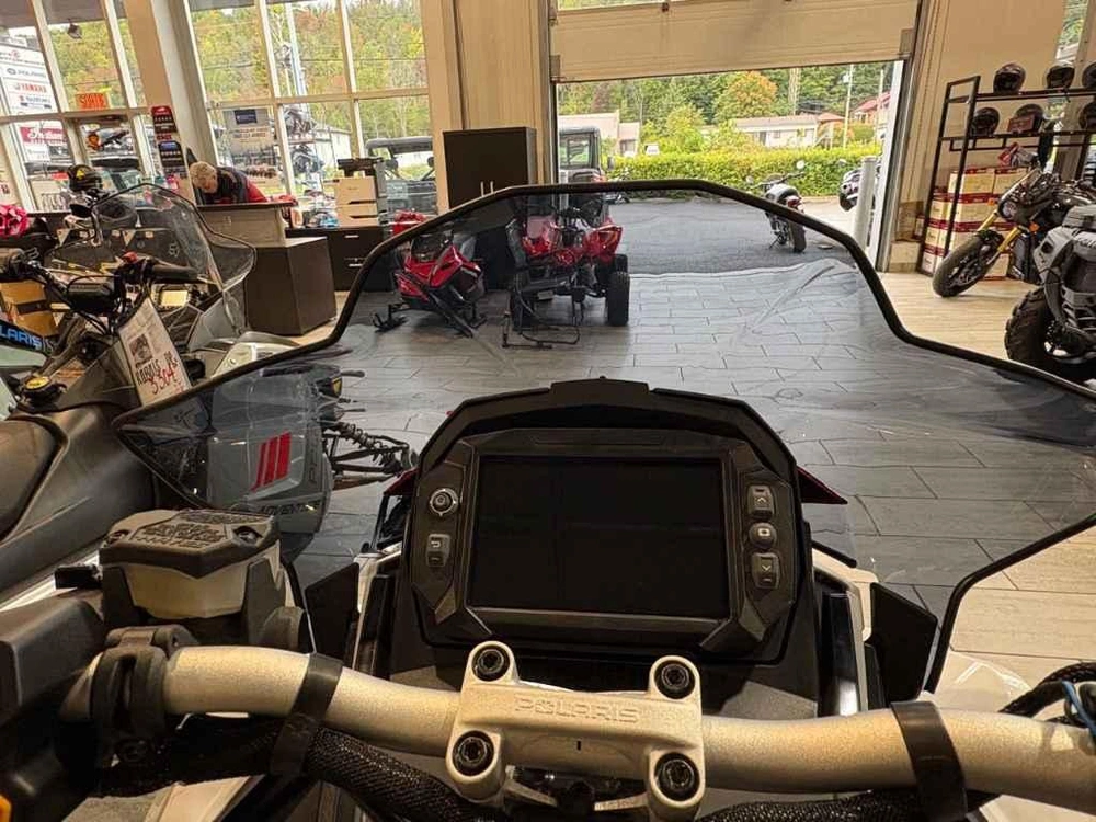 2027 Polaris 850 Indy Xc 137 7s alt
