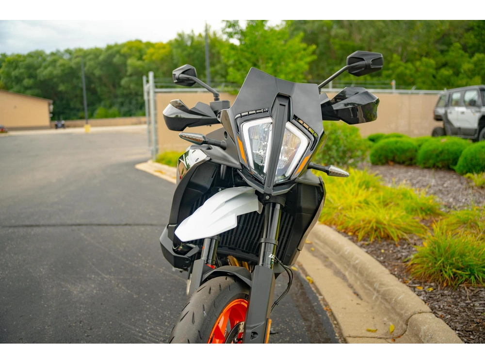2024 Ktm 890 Smt alt