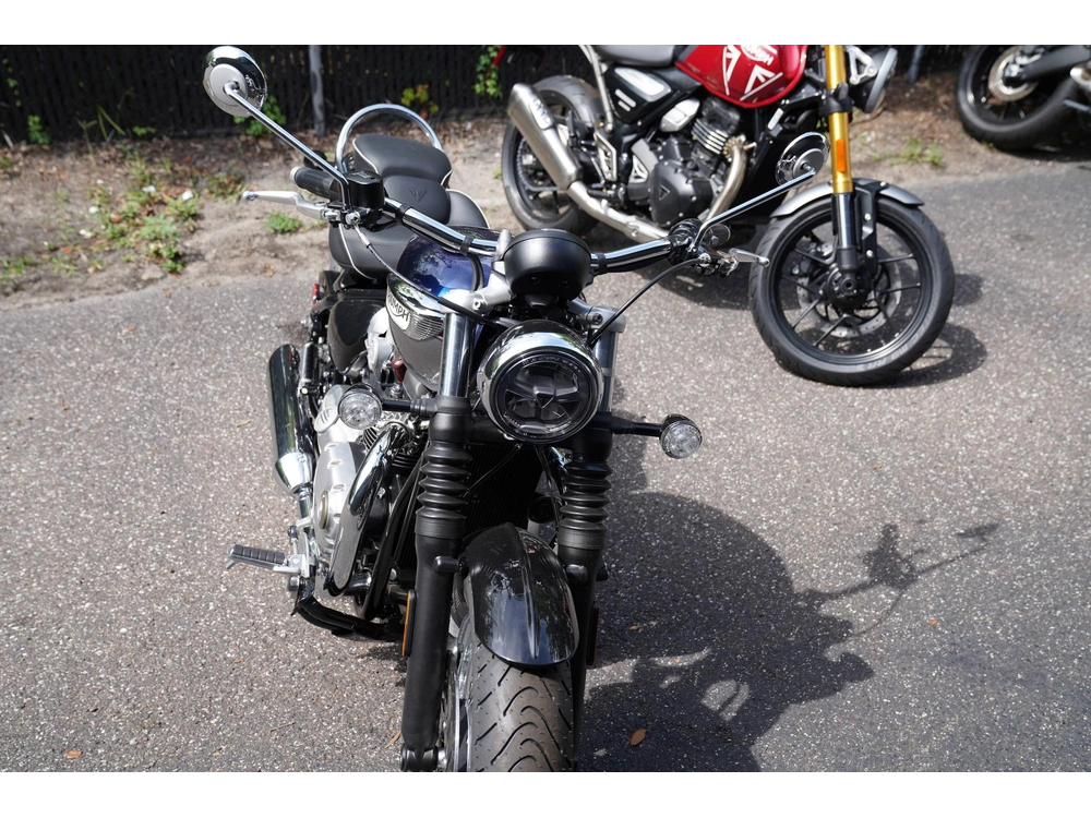 2025 Triumph Bonneville Speedmaster alt