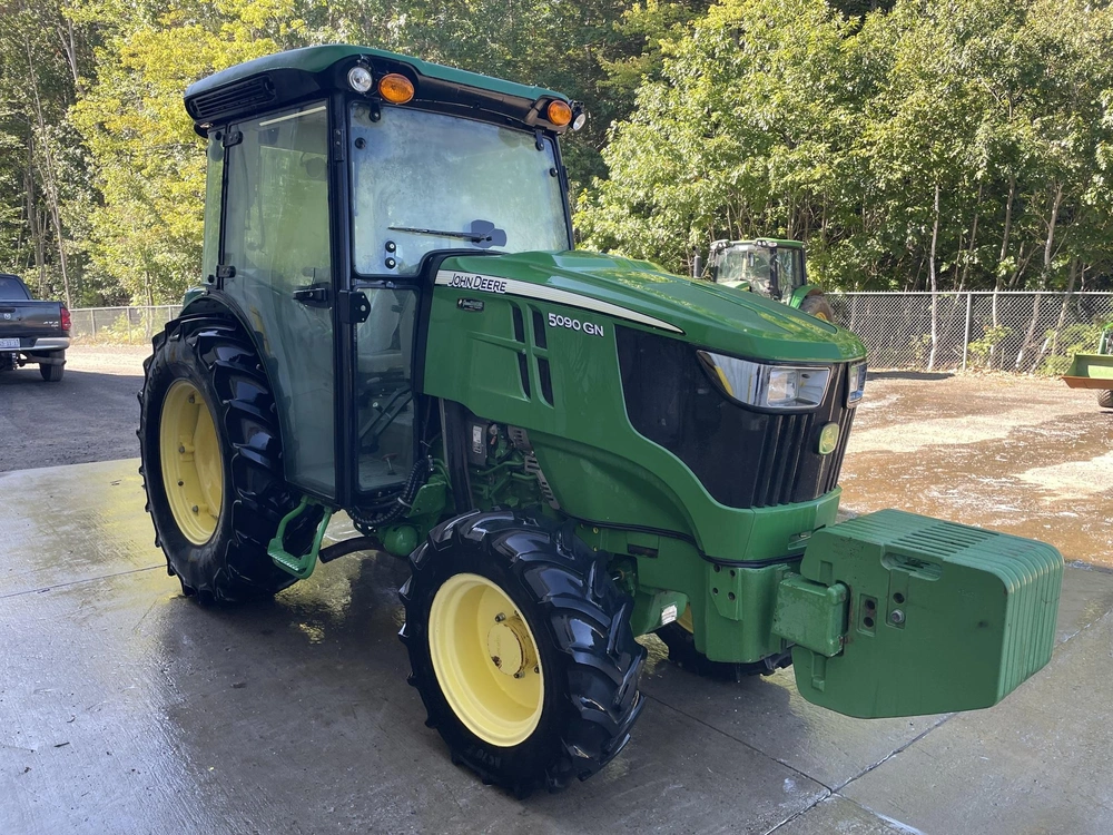 2017 John Deere 5090gn alt
