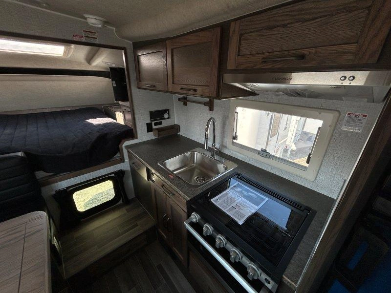 2027 Northern Lite 10.2 Le Db