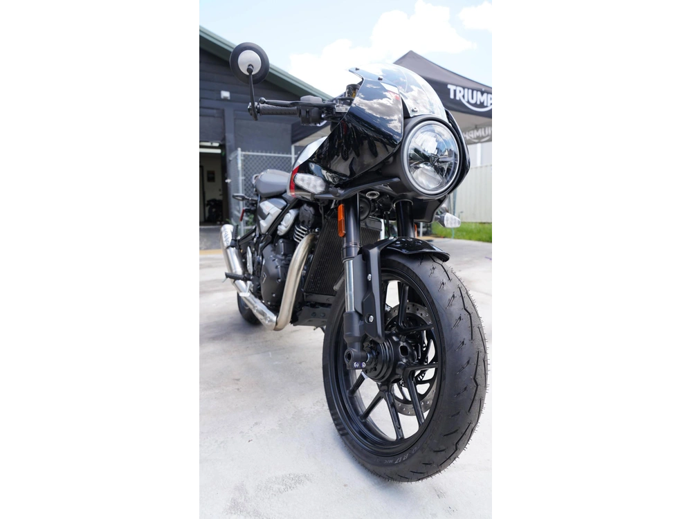 2026 Triumph Thruxton 400 alt
