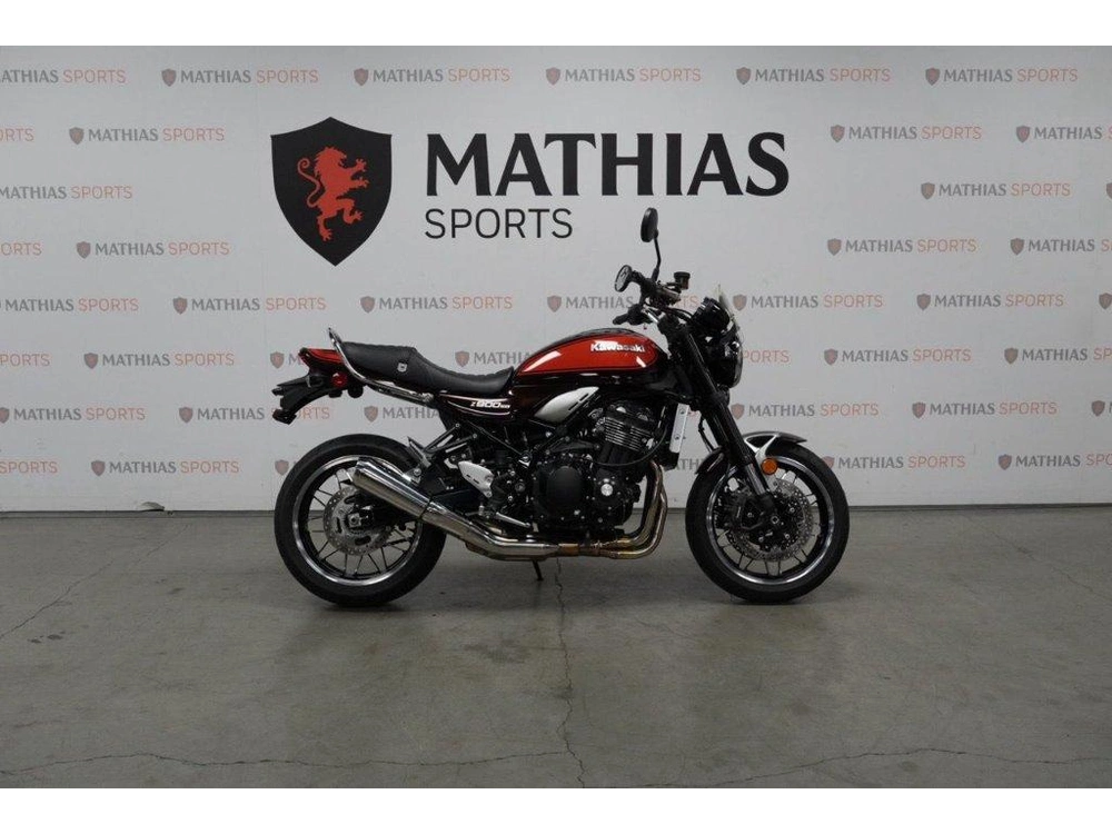 Kawasaki Z900rs 2018 alt