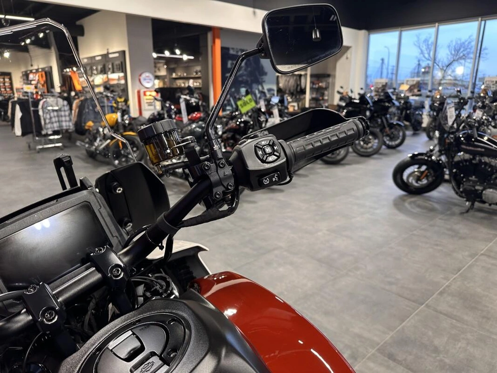 2024 Harley-davidson Adventure Touring alt