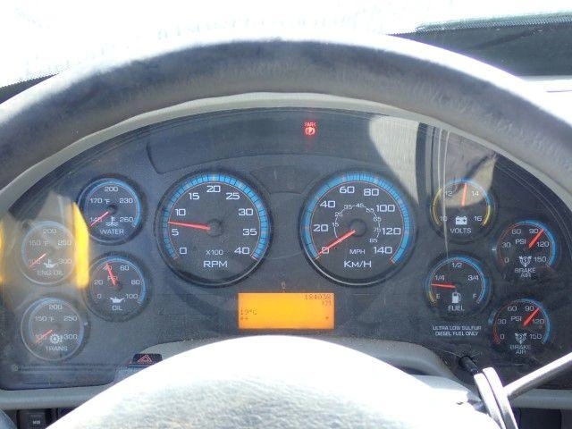 International 7600 2010