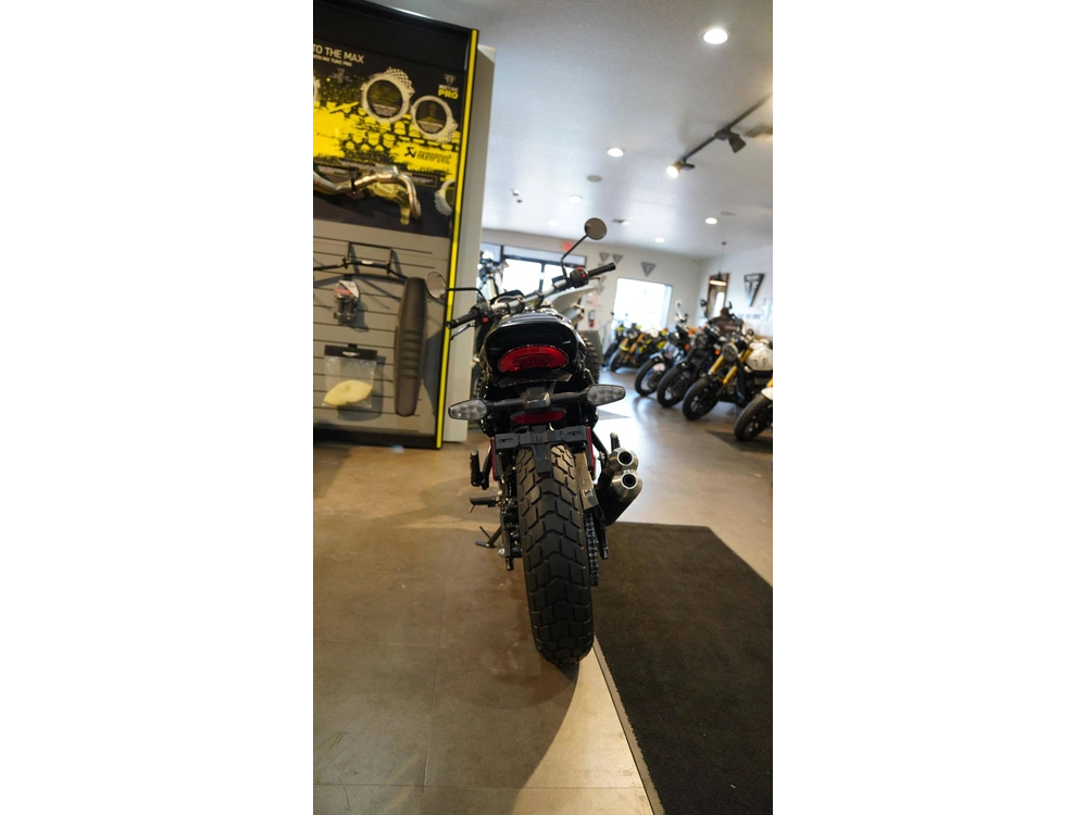 2027 Triumph Street Tracker 400 alt