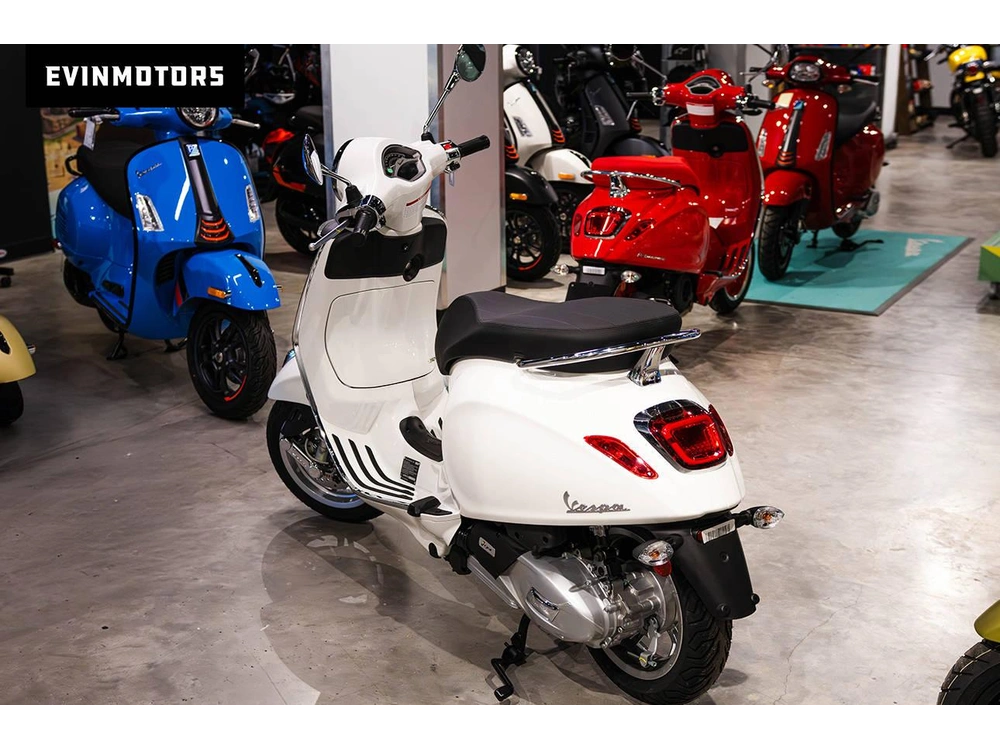 2025 Vespa Primavera 150