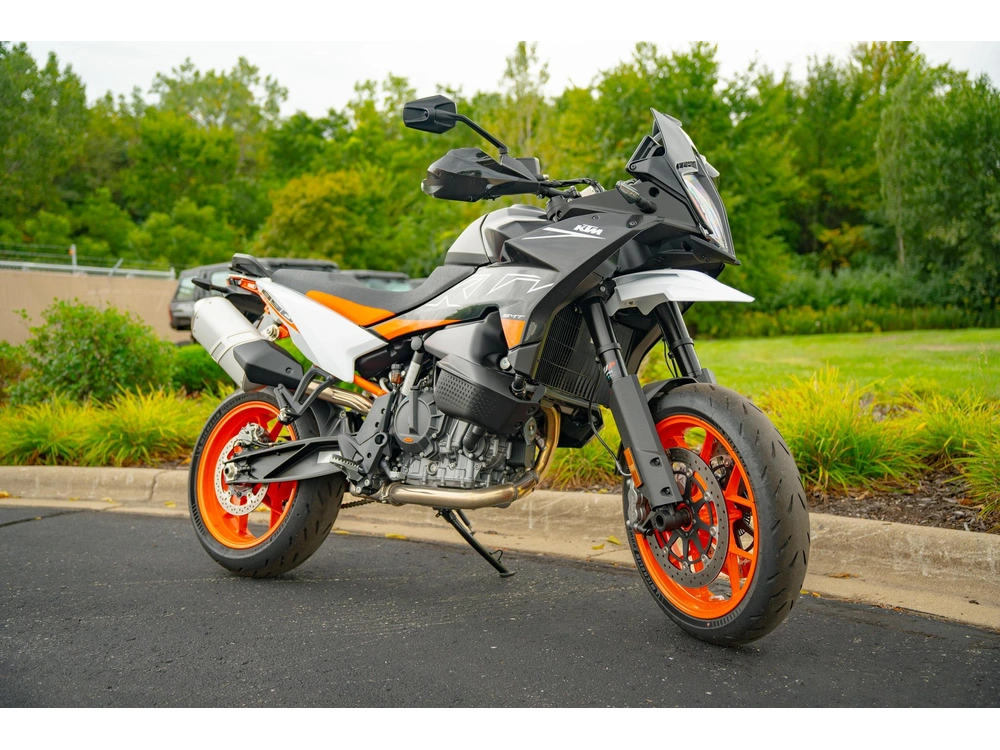 2024 Ktm 890 Smt alt